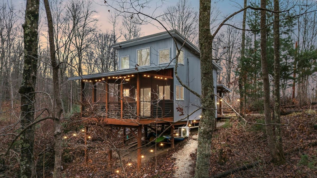 Big Leaf Cabin