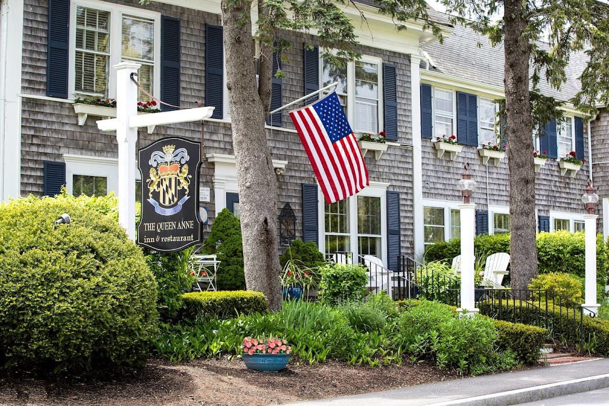 Queen Anne Inn Cafe & Lounge