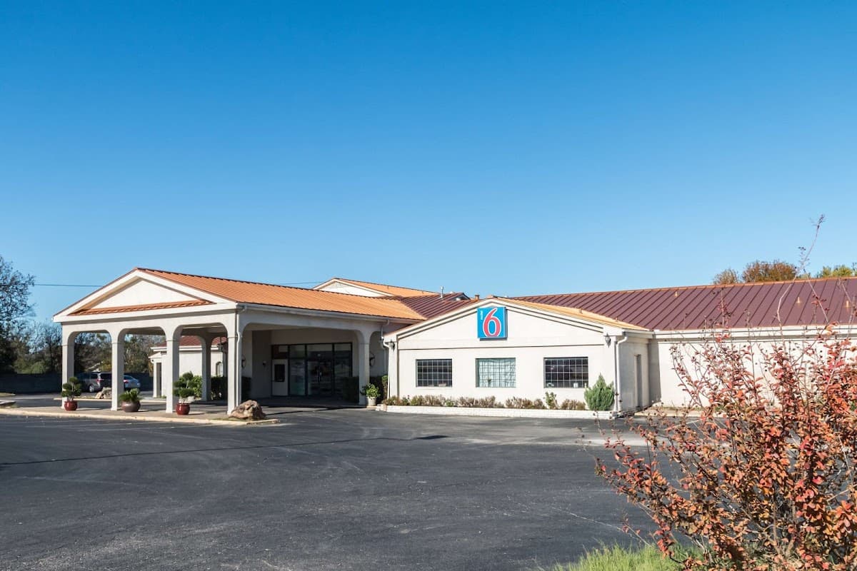 Motel 6 Stephenville, TX