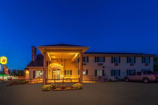 Super 8 by Wyndham Berlin