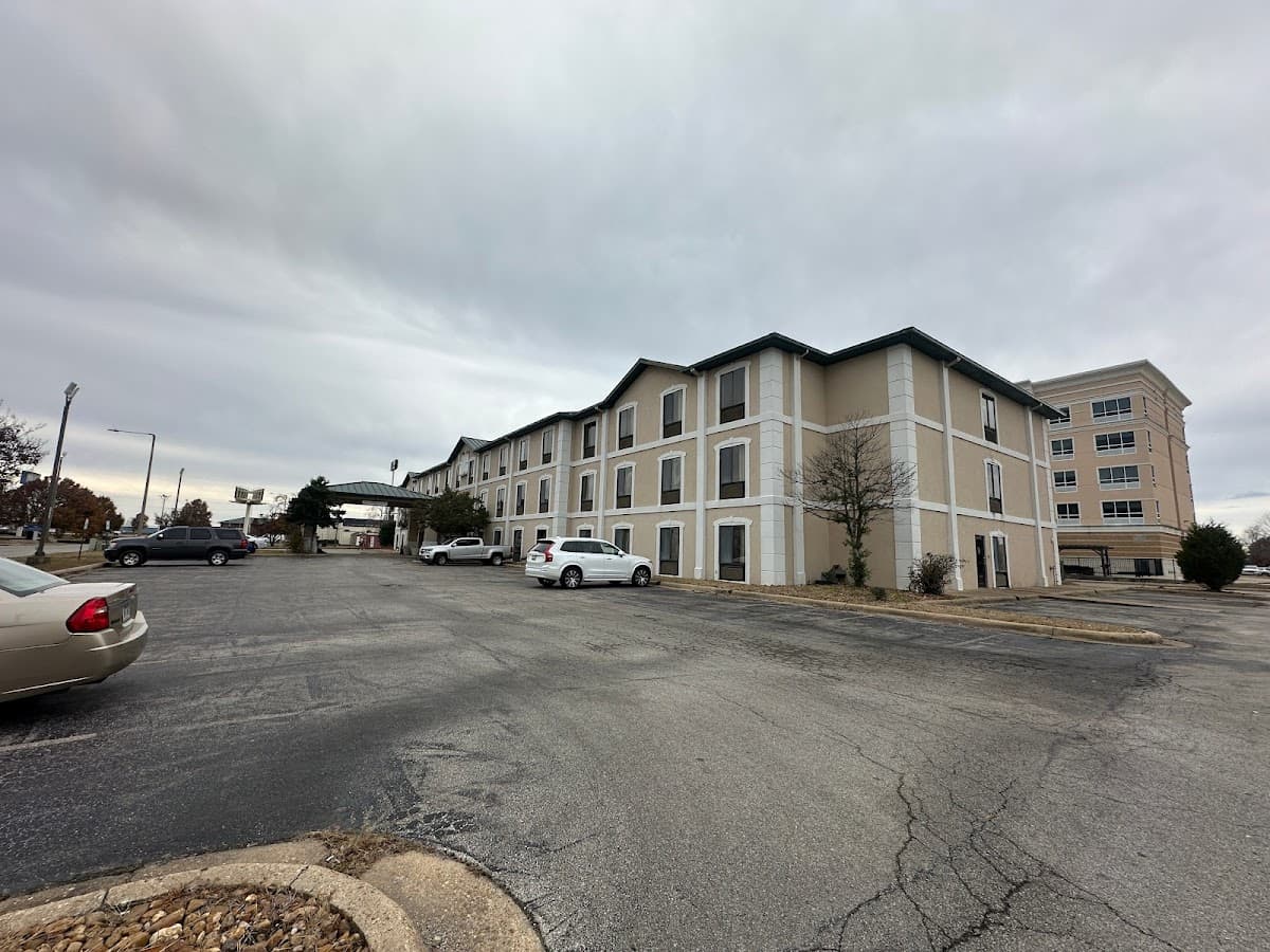 Ark Suites By OYO Jonesboro I-555