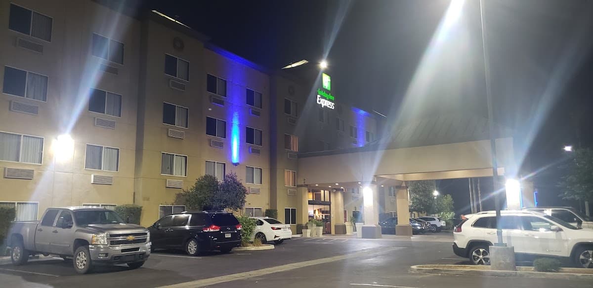Holiday Inn Express Bakersfield by IHG