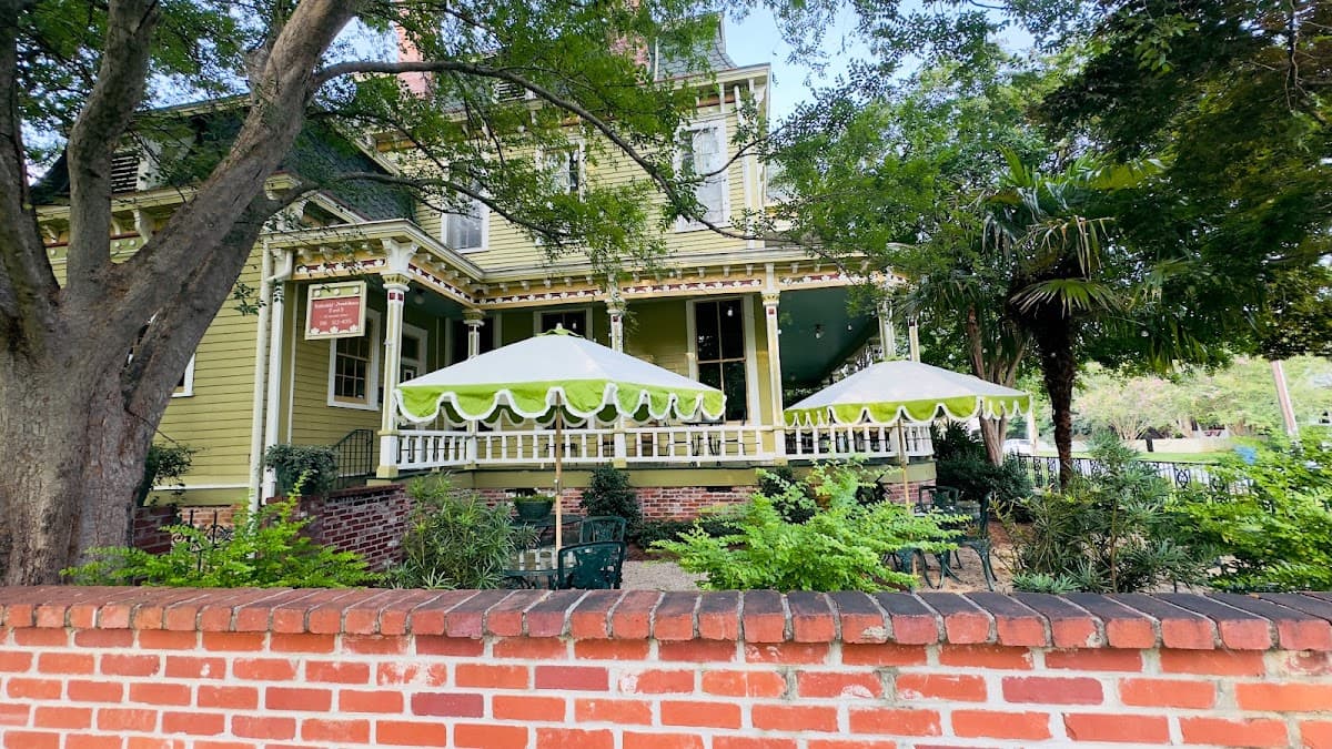 Rothschild-Pound House Inn and Weddings