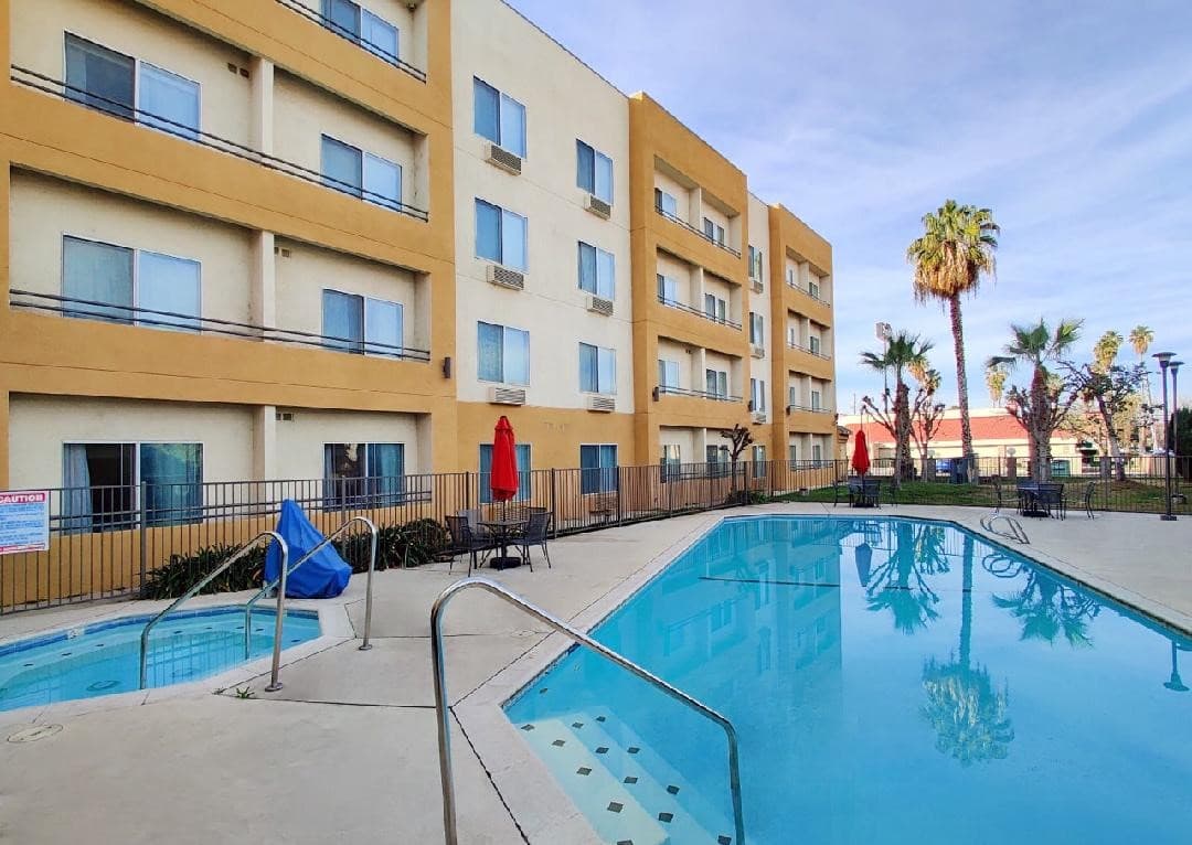 Ramada by Wyndham Bakersfield North