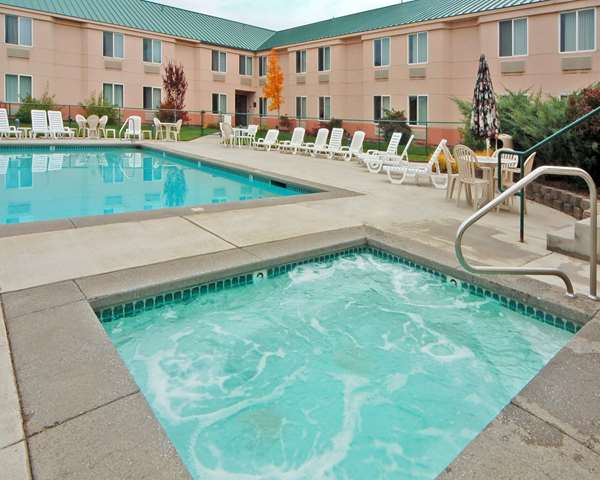 Sleep Inn Bend Crossroads Plaza