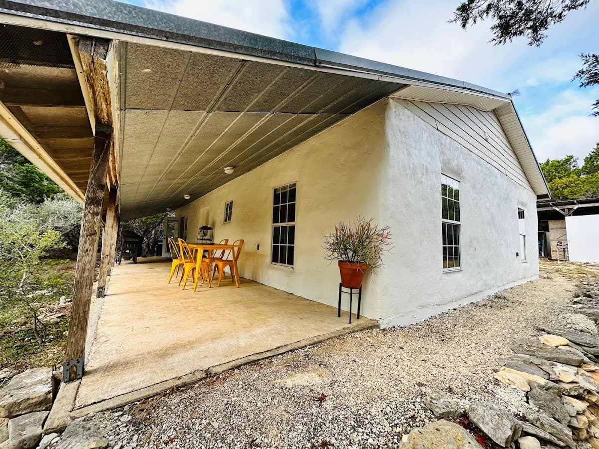 Hay Bale Cabin - 10 acres, views and trail