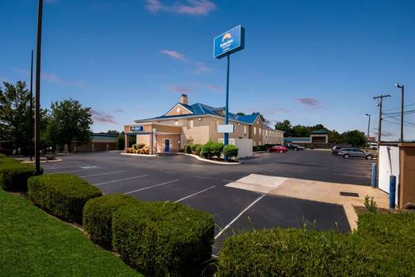 Suburban Studios Chattanooga Northeast - Ooltewah
