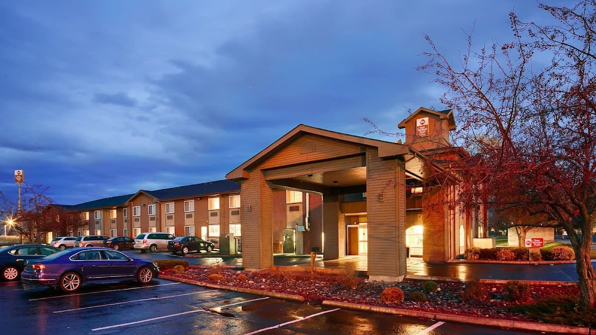 Best Western Plus Rama Inn & Suites