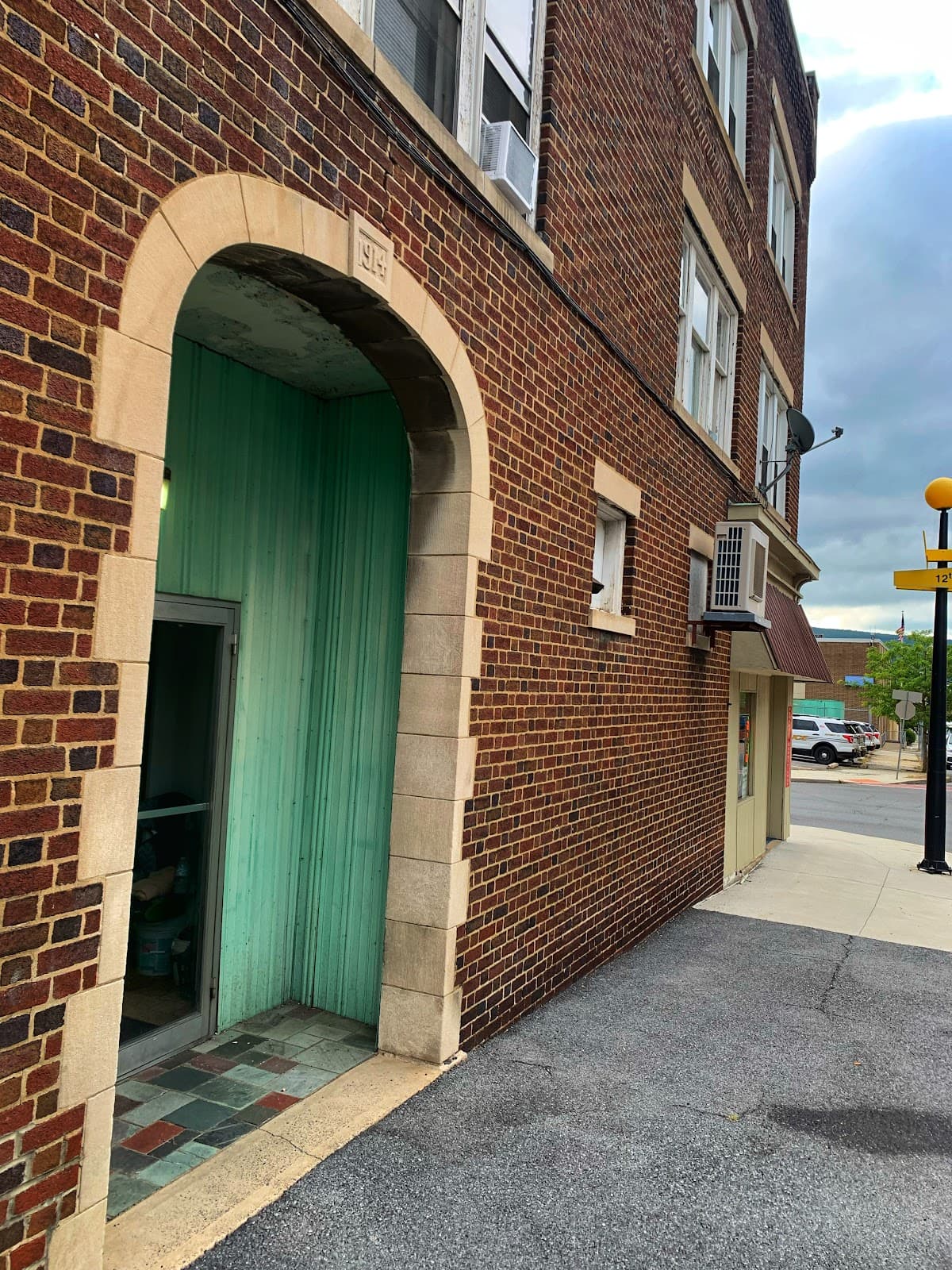 Downtown Altoona Luxury Furnished Apartments