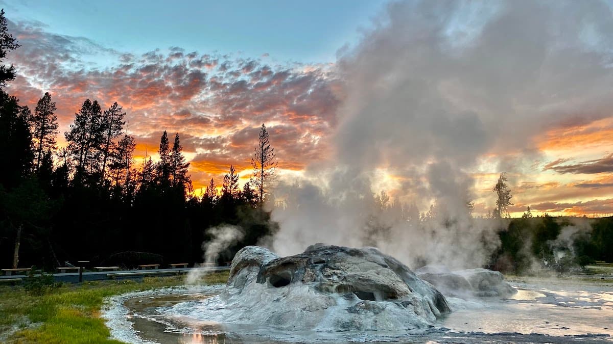 Grotto Geyser