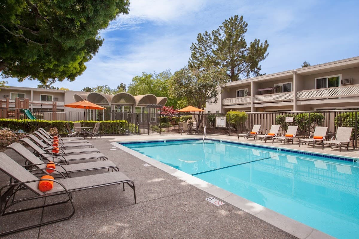 Halford Gardens Apartments