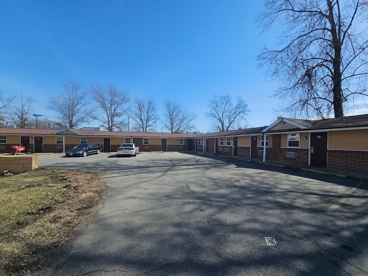 A & E Motel