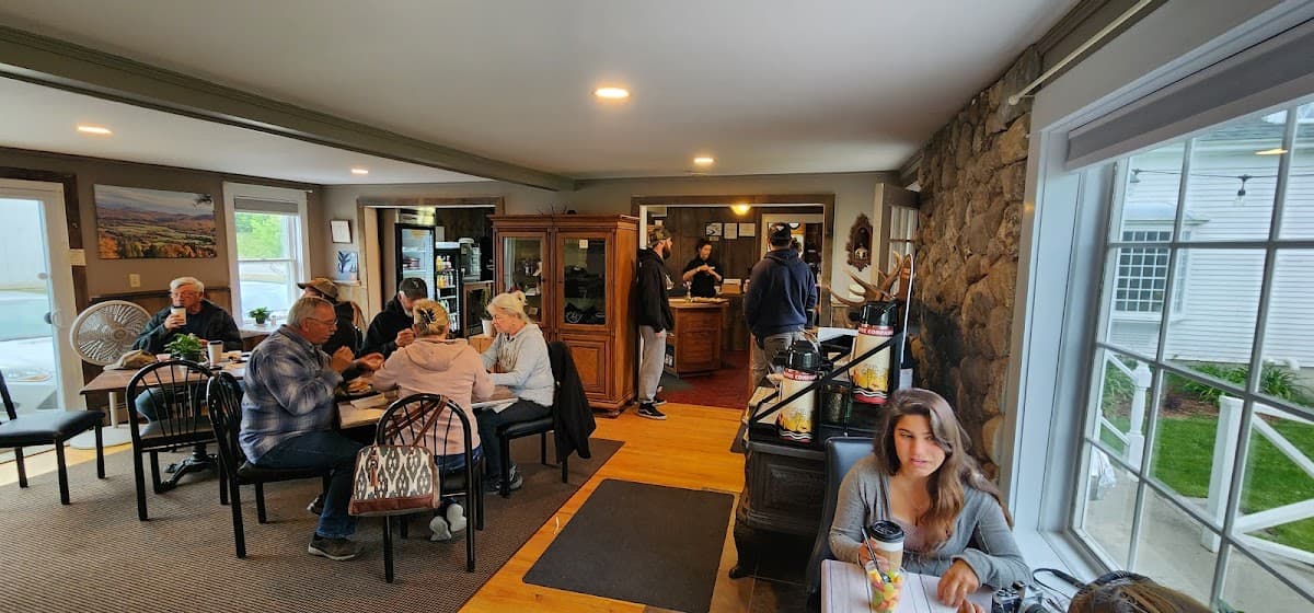 Damm House Cafe & Inn