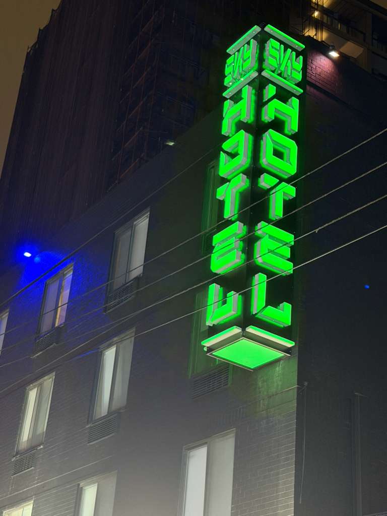 Sky Hotel Flushing