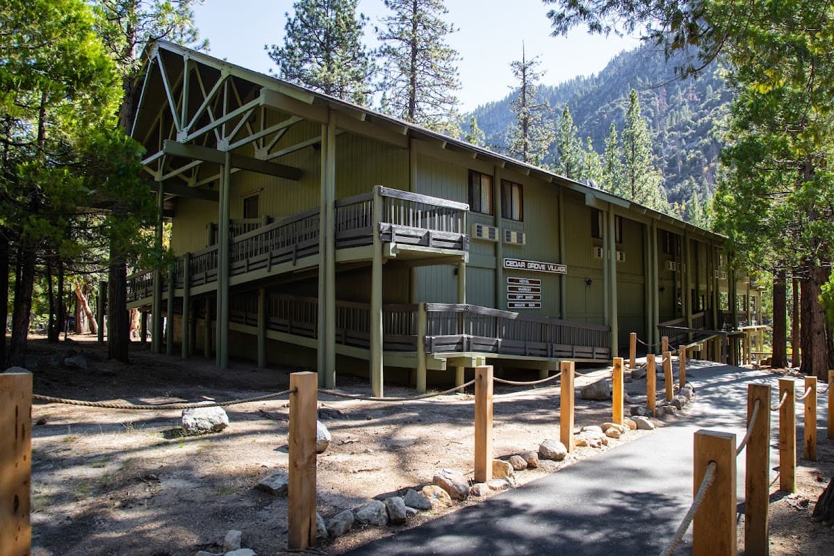 Cedar Grove Lodge