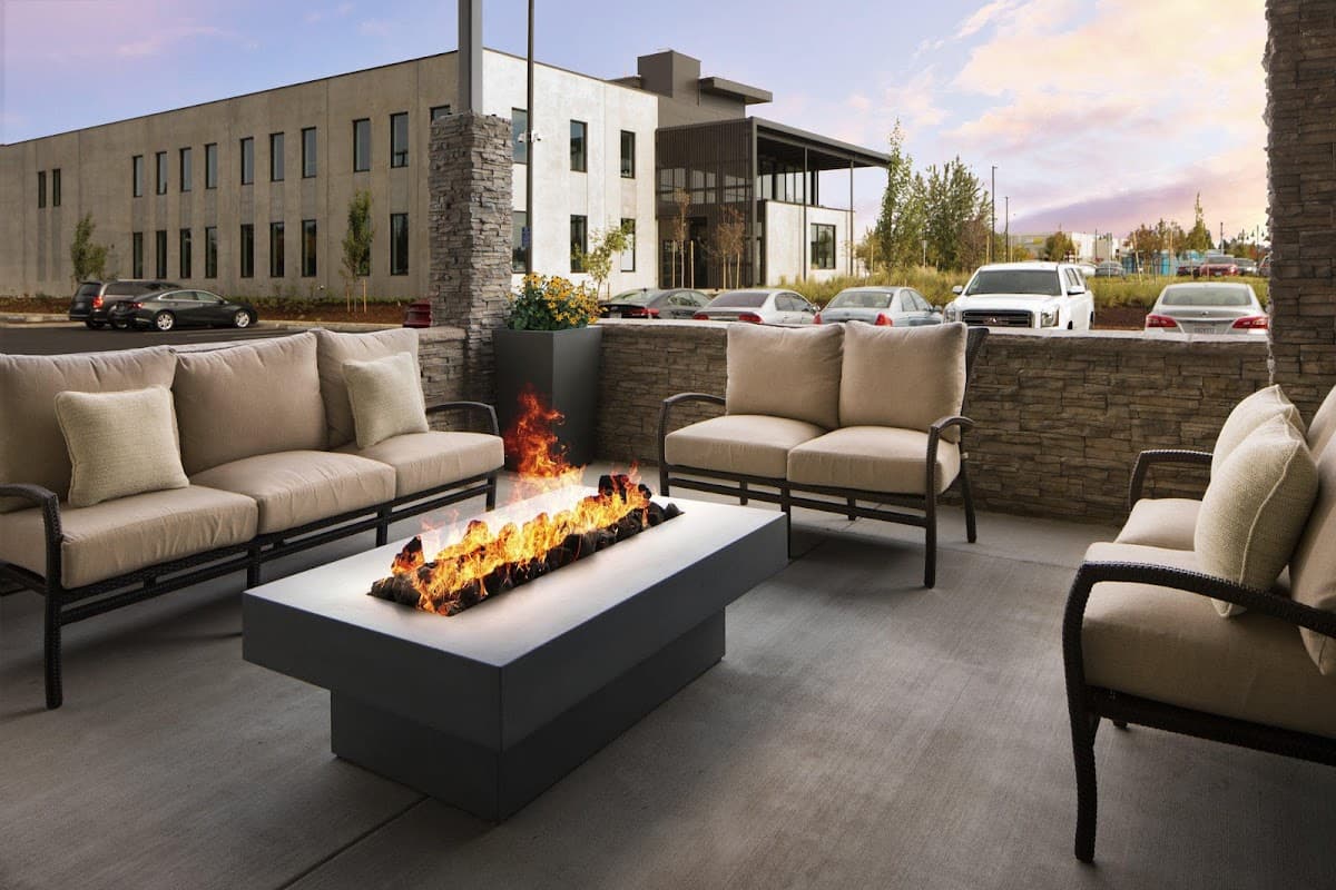 Holiday Inn Express & Suites Portland Airport by IHG