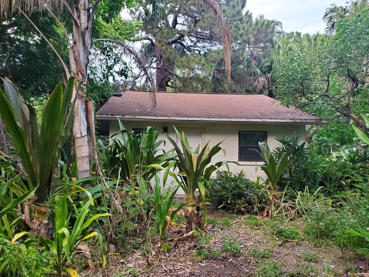 Urban Oasis - Cottage