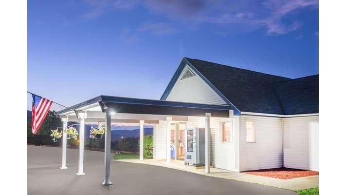 Travelodge by Wyndham Lake George NY