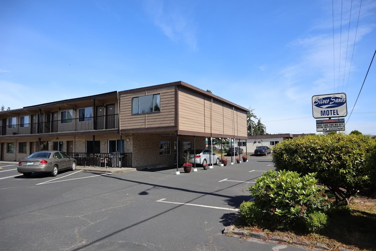 Silver Sands Motel