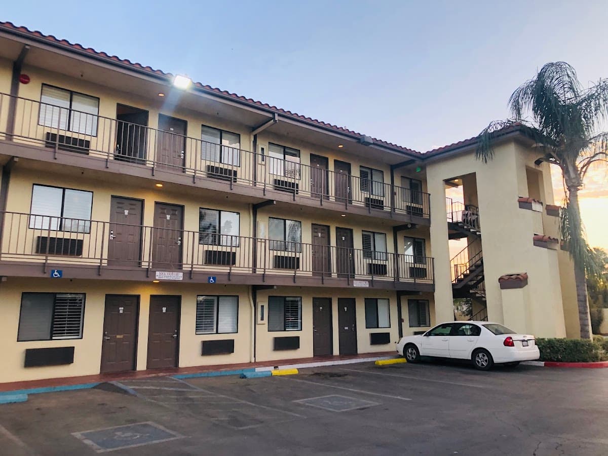Red Roof Inn Tulare - Downtown/ Fairgrounds