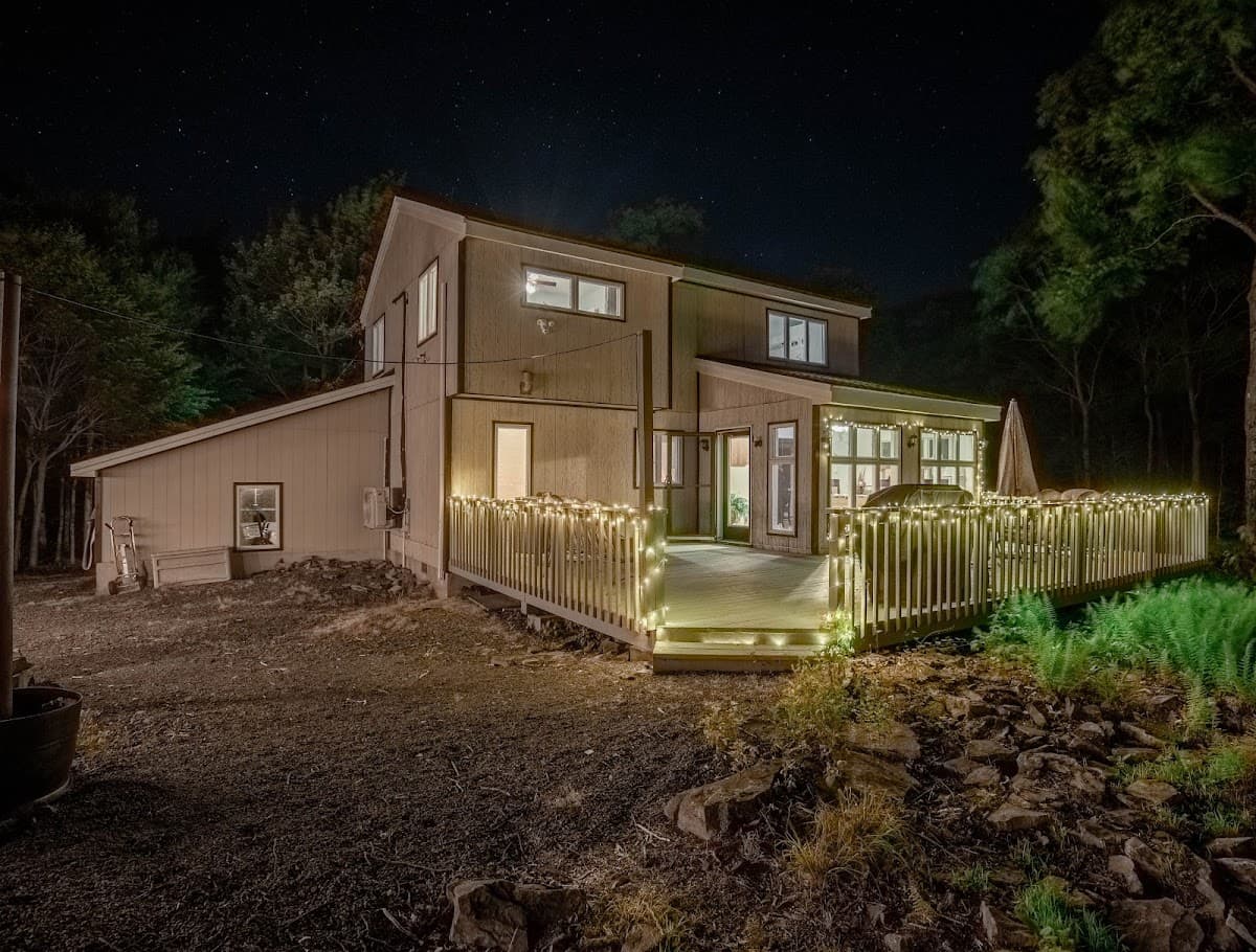 Rocky Forest Cabin