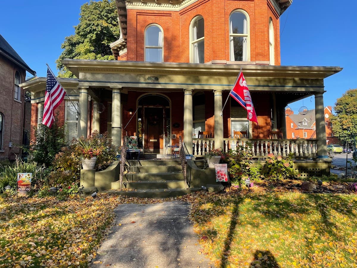 Oscar's Inn (Bed & Breakfast)