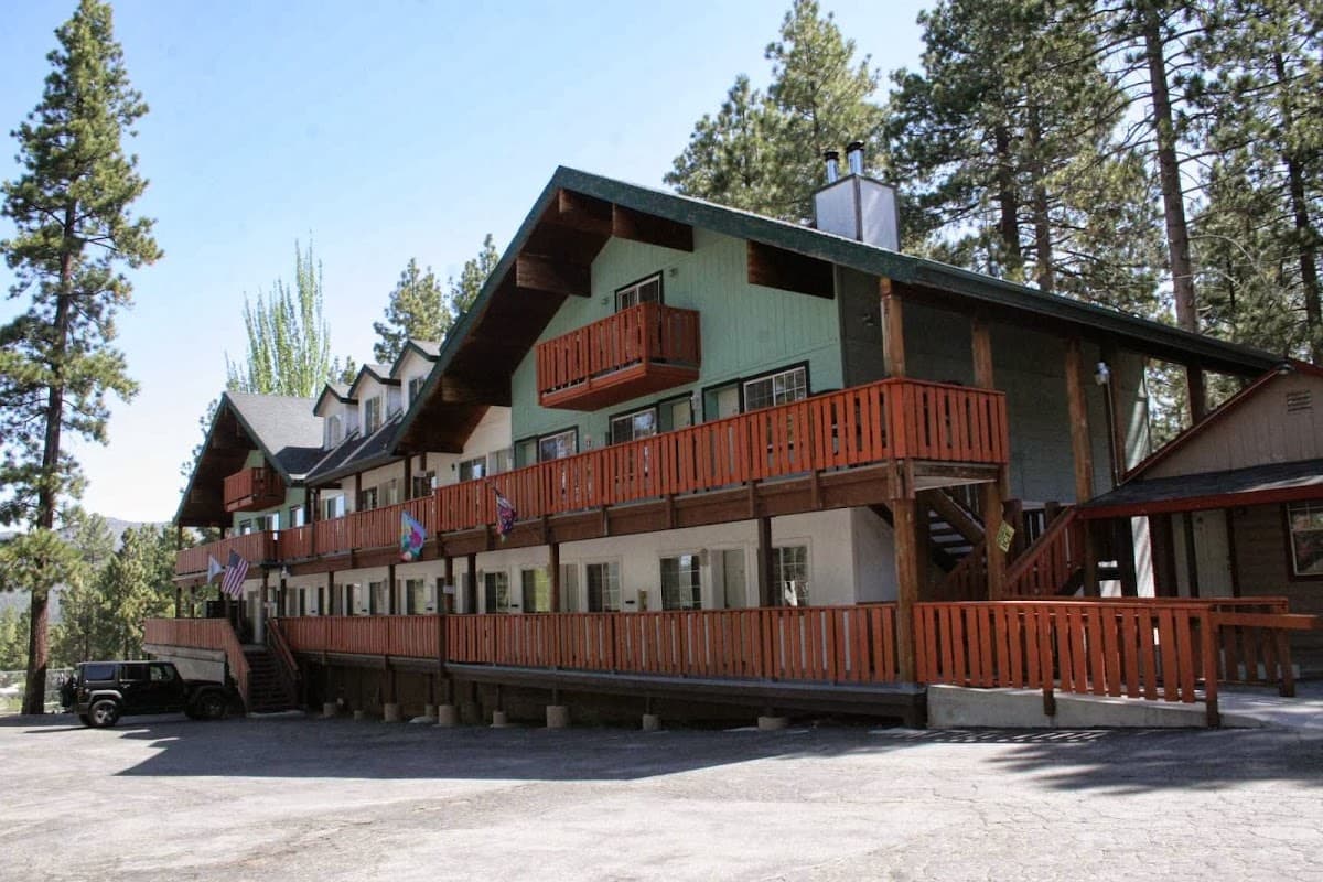 Honey Bear Lodge