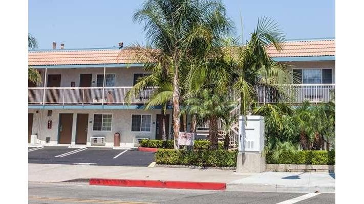 Travelodge by Wyndham Fullerton Near Anaheim