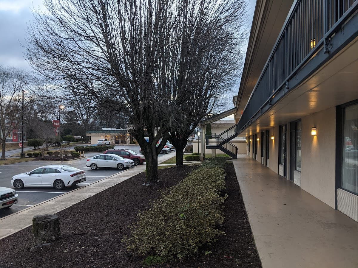 CLARION POINTE MORROW