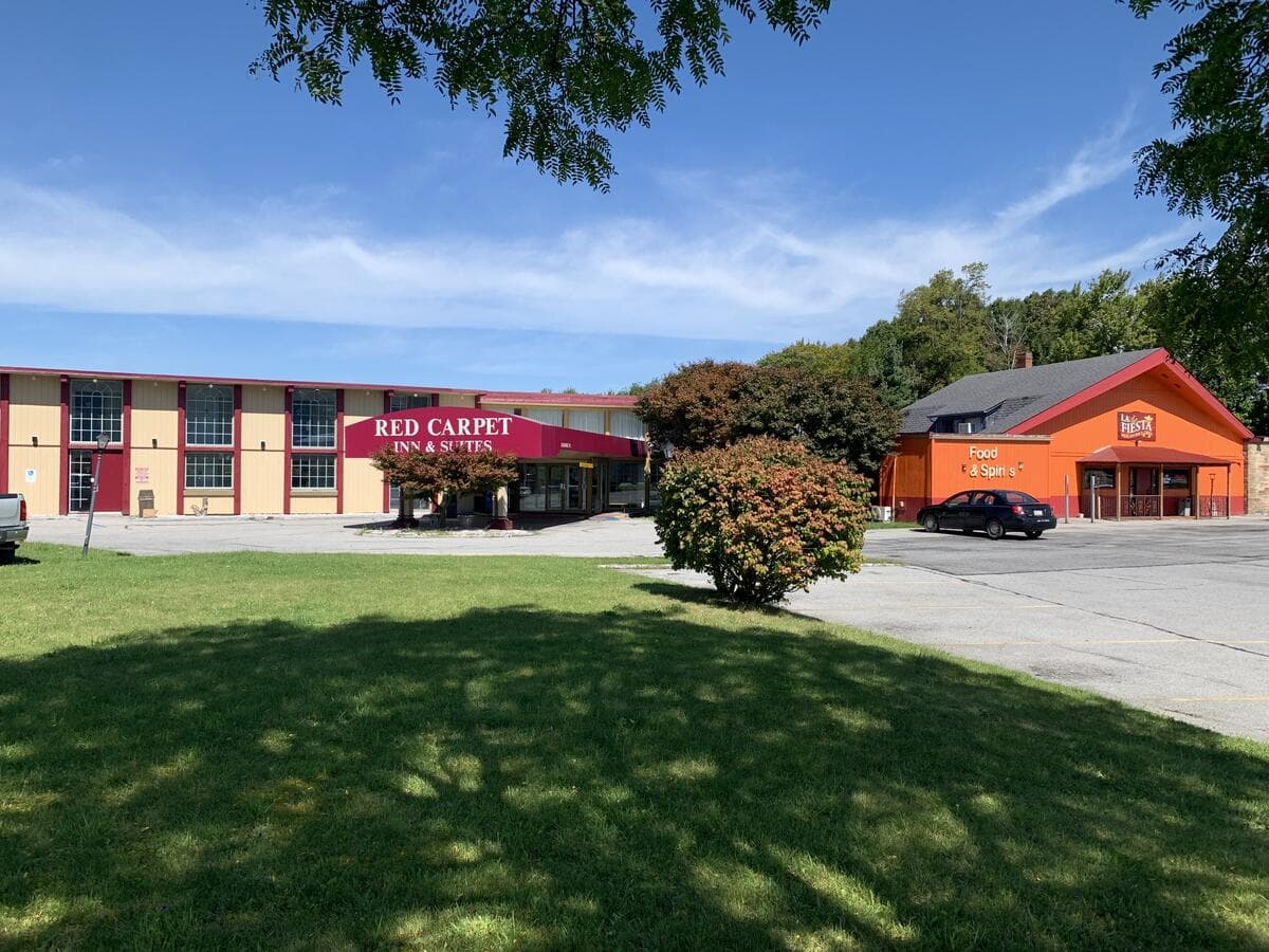 Red Carpet Inn & Suites Ebensburg, PA