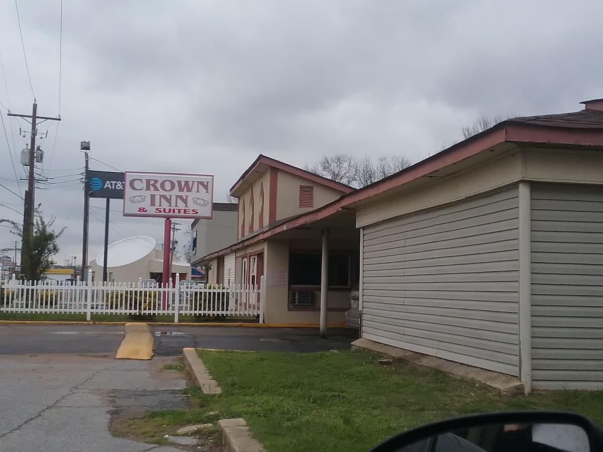 Crown Inn & Suites