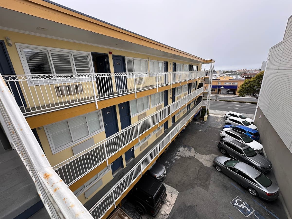 Presidio Parkway Inn