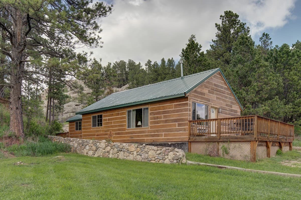 Rock Crest Lodge & Cabins