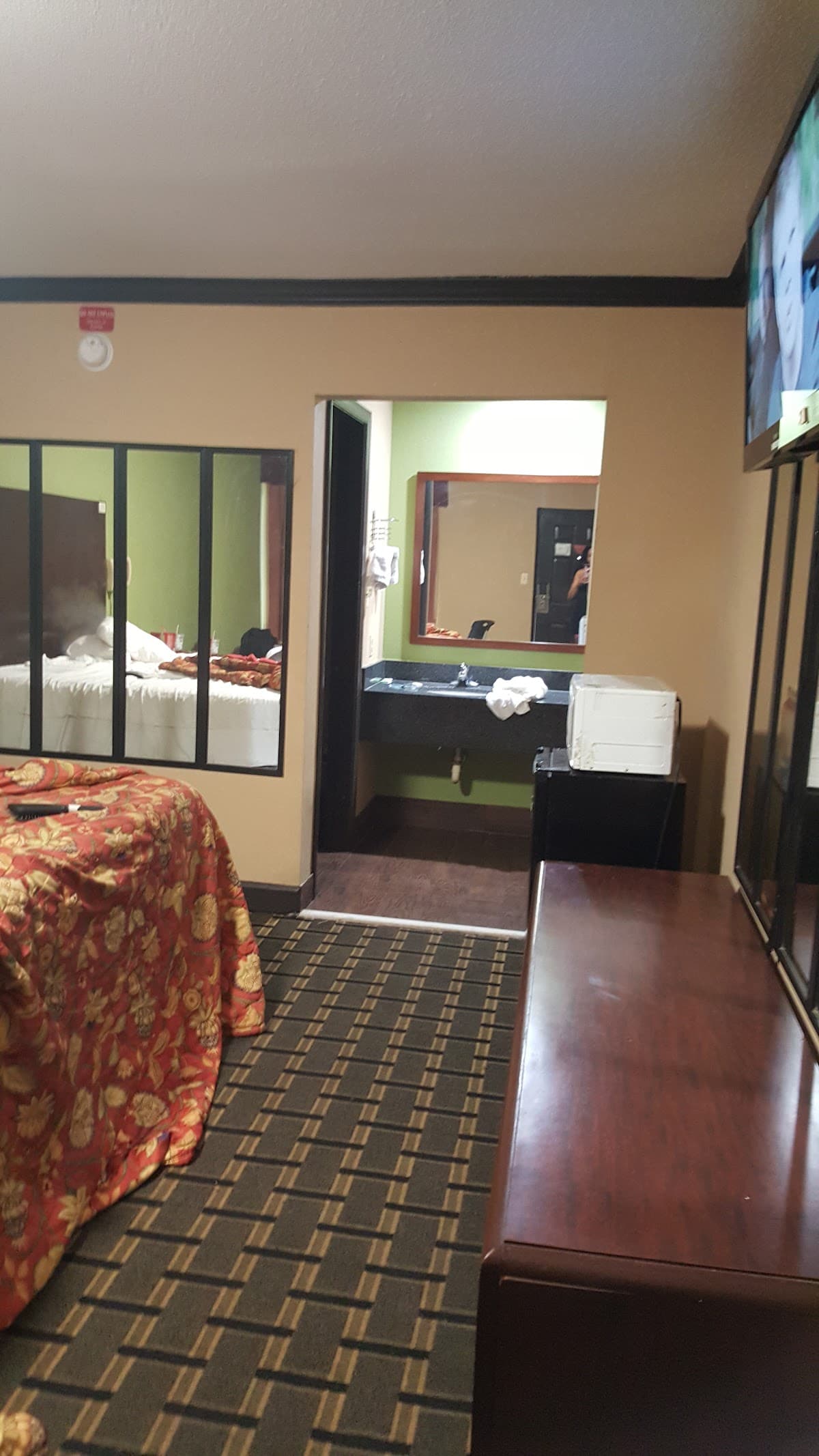 Liberty Inn & Suites