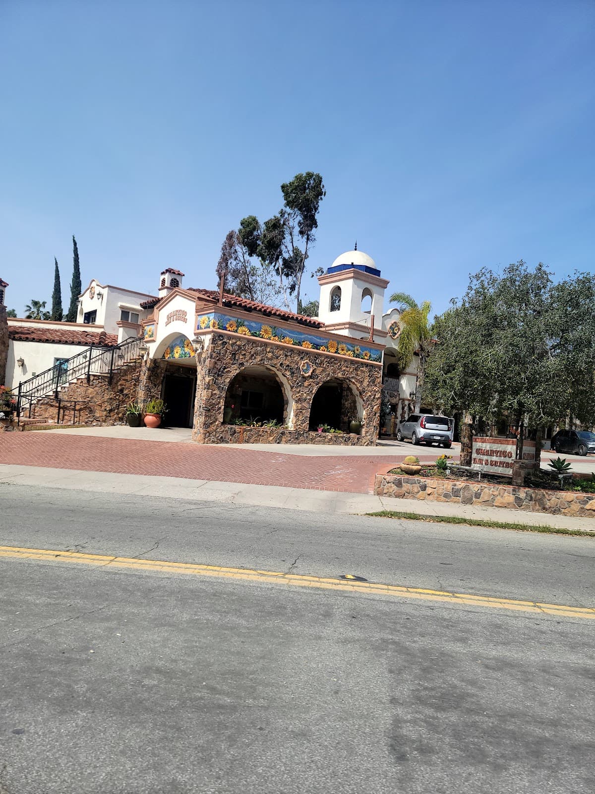Chantico Inn & Suites