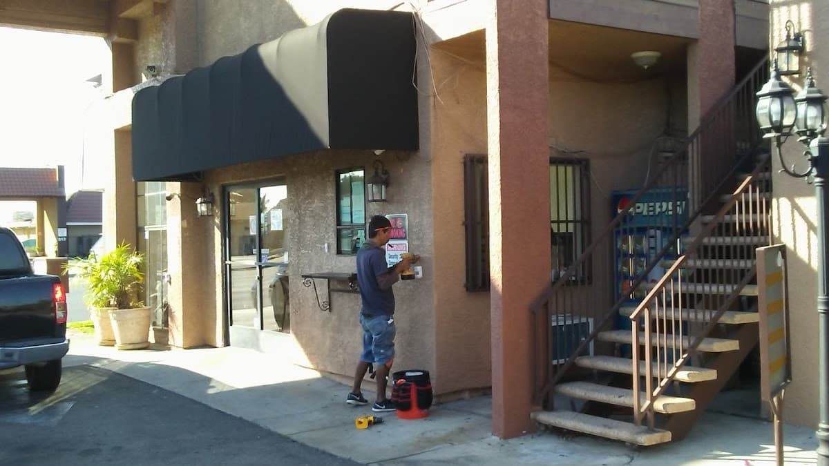 Shadow Park Inn & Suites