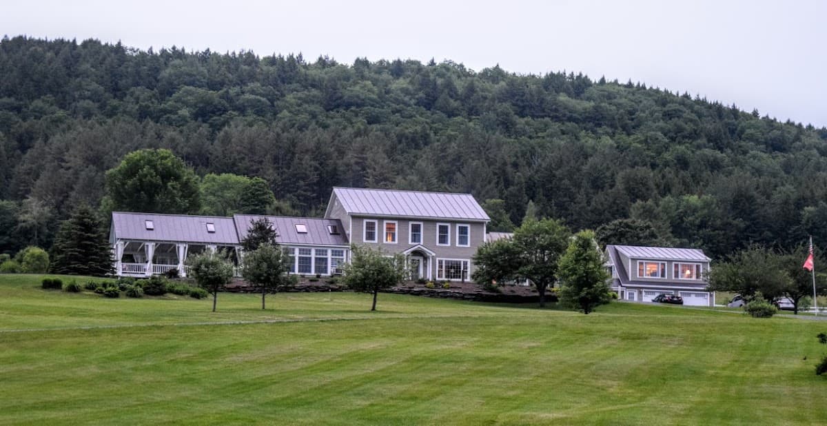 Apple Hill Inn