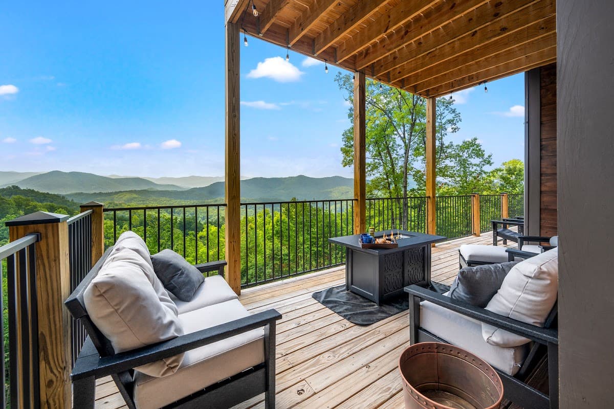 Endless Blue Skies Smoky Mountain Cabin