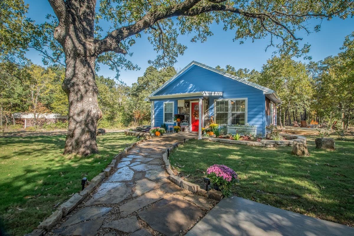 Tiny Bluebird Cottage