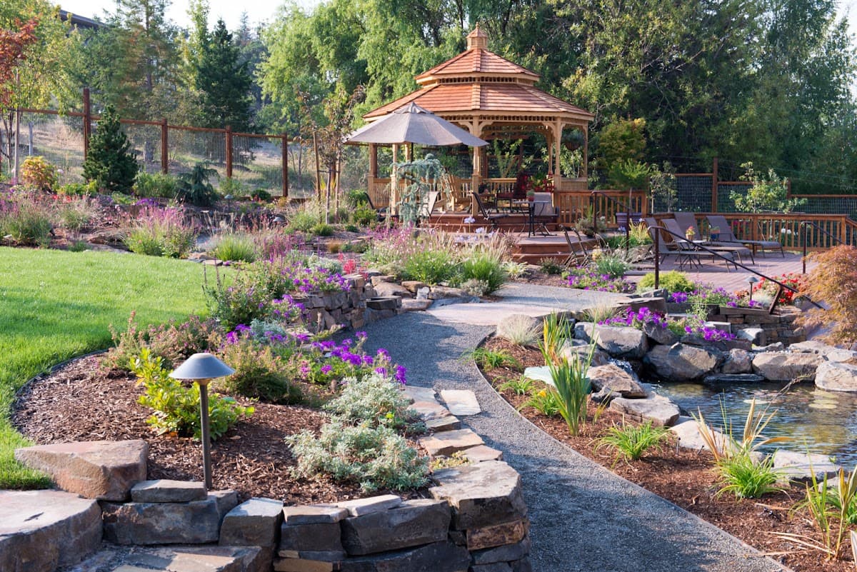 Country Willows Inn & Estate