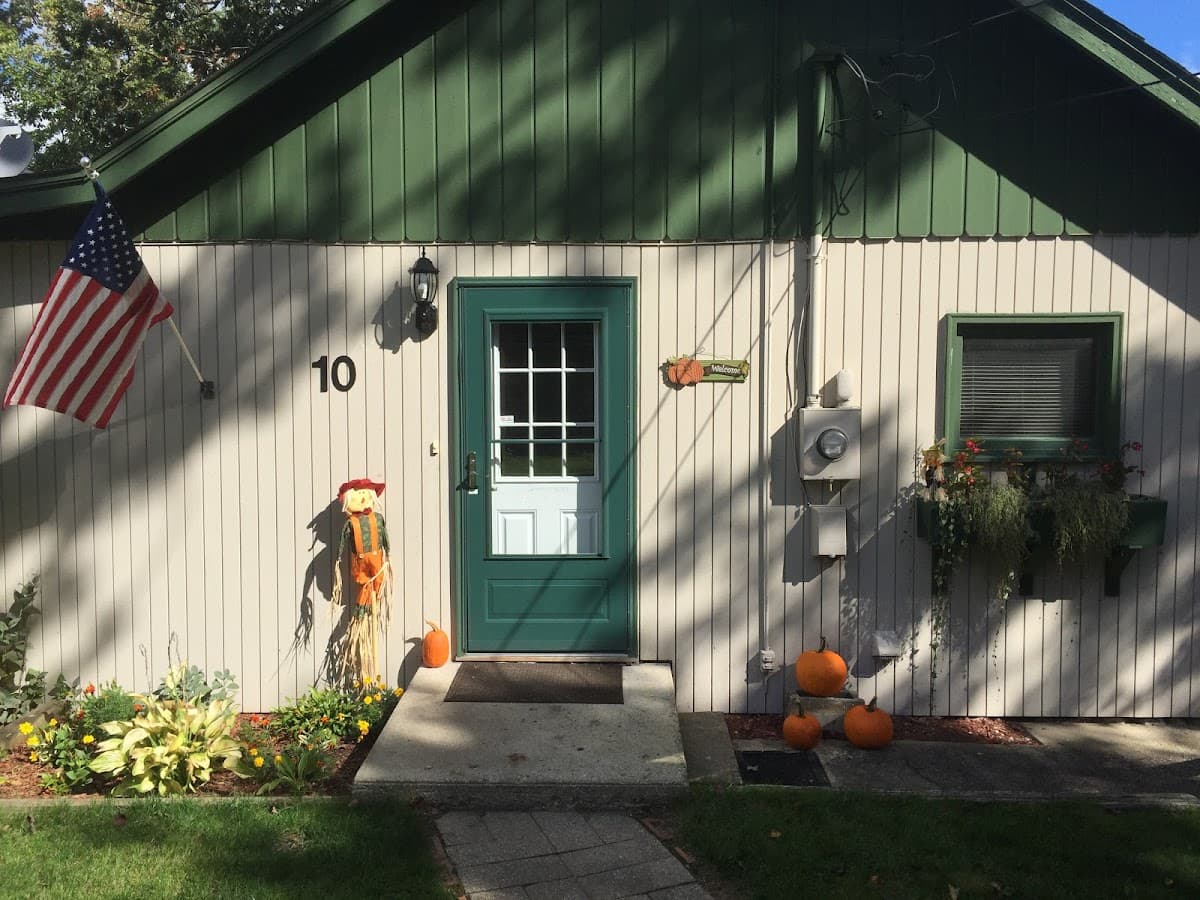 Clear Lake Resort - Cabin 10