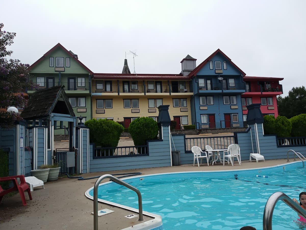OYO Hotel Branson Victorian Palace