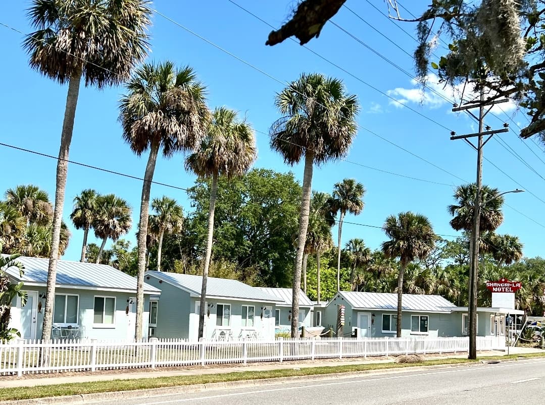 Shangri-La Motel