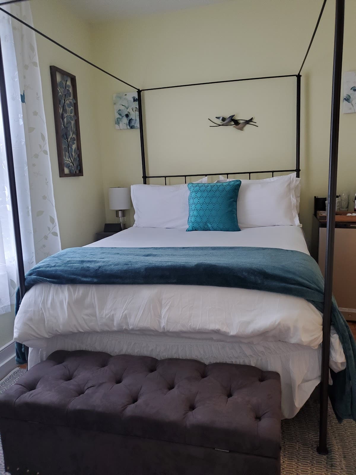 Luxurious Private Suites in Downtown Charleston