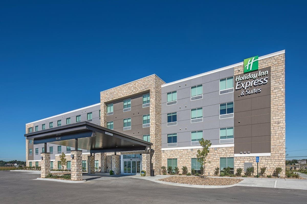 Holiday Inn Express & Suites West Omaha - Elkhorn by IHG