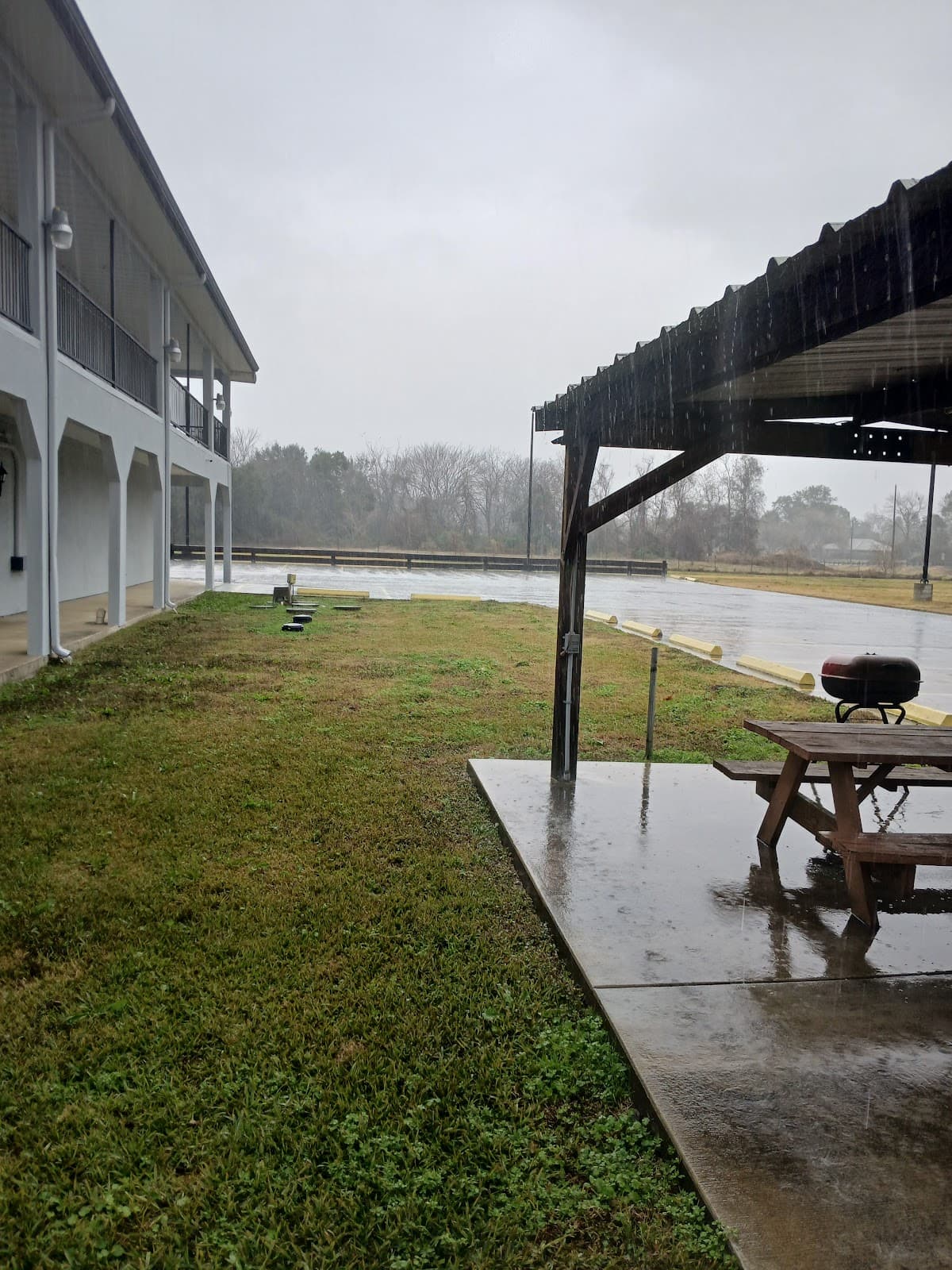 Country Regency Inn & Suites