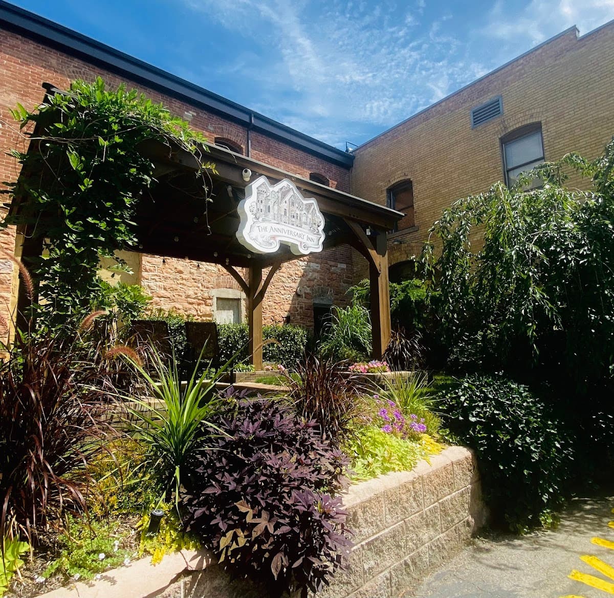 Anniversary Inn 5th South