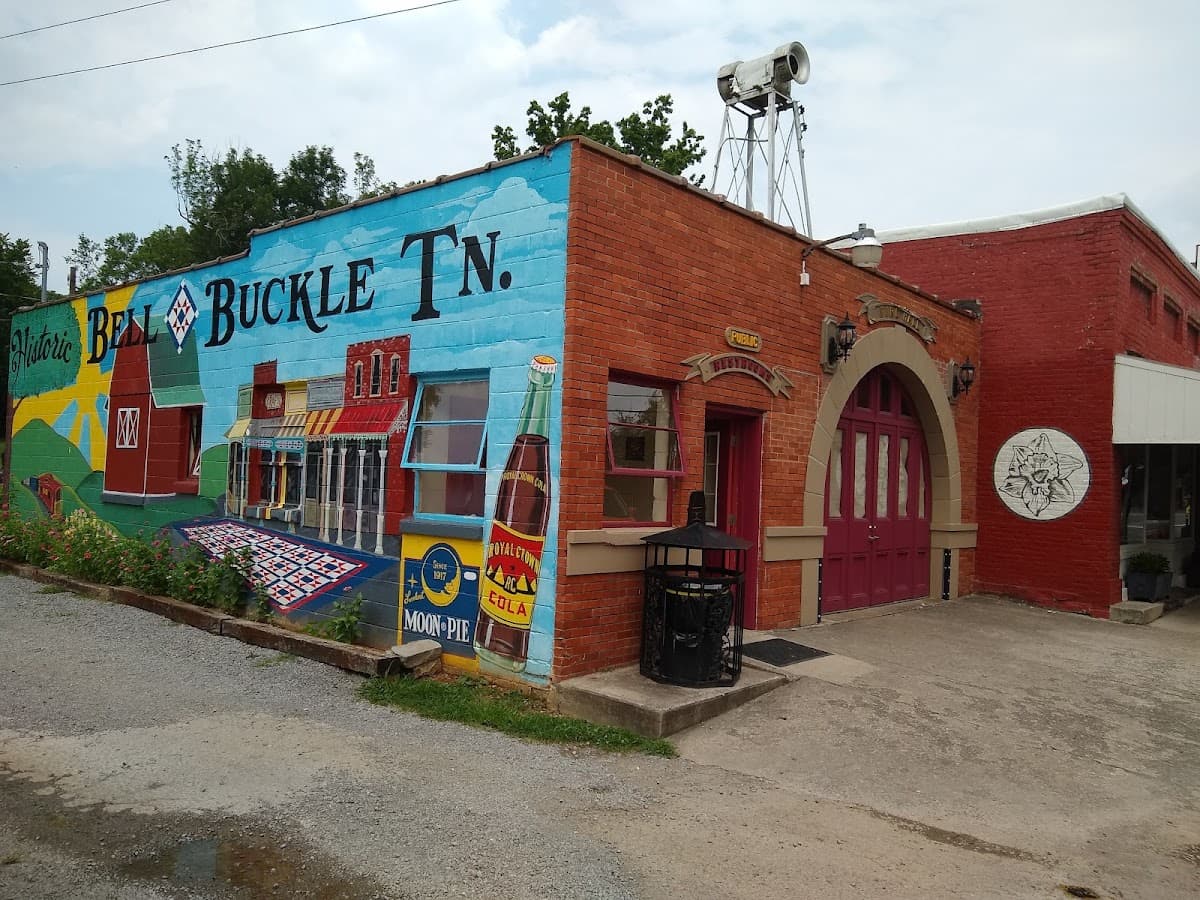 Bell Buckle Hideaway