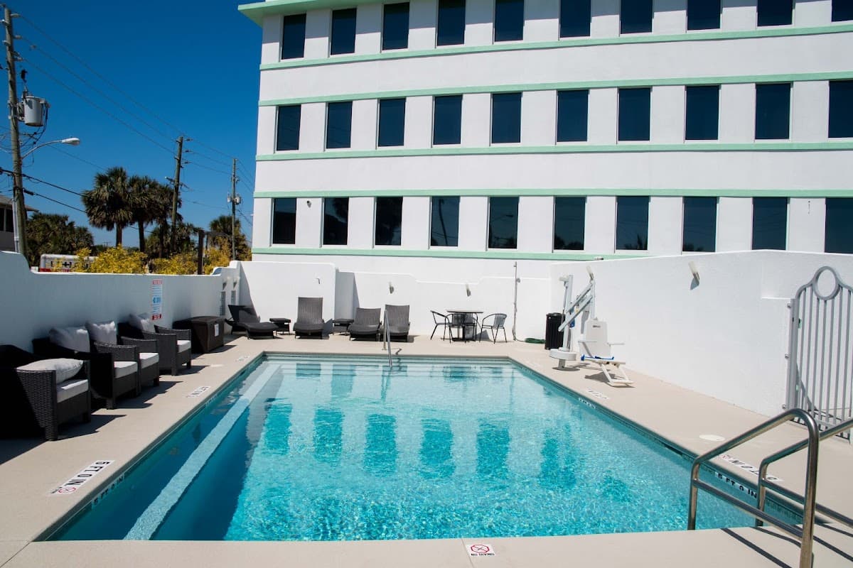 Streamline Hotel