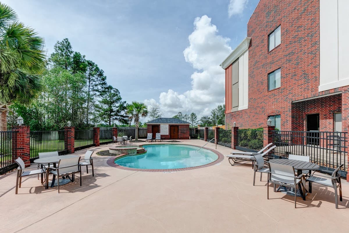 Holiday Inn Express & Suites Winnie by IHG